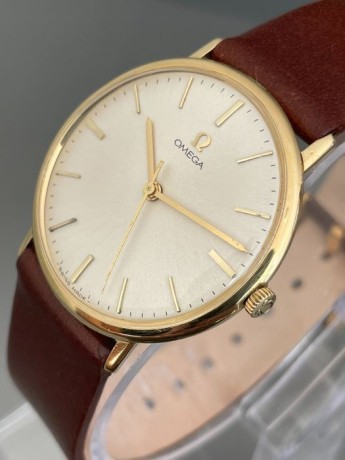 omega-uhr-vintage-aus-18-karat-gold-big-3