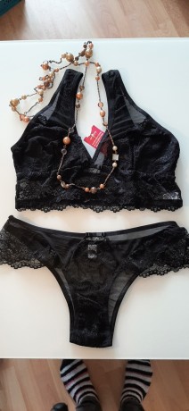 lingerie-sous-vetements-en-dentelle-d03-big-2