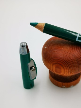 crayon-yeux-waterproof-avec-taille-crayon-big-4