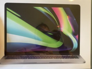 macbook-pro-2022-m2-13-neuf-sous-blister