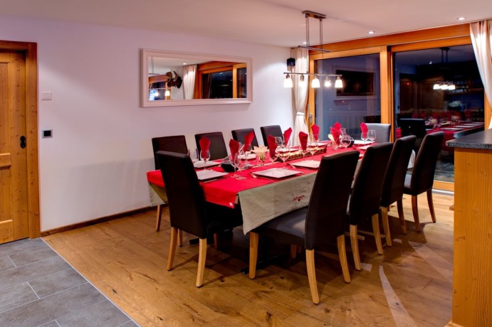 chalet-de-luxe-avec-vue-sur-les-montagnes-big-7