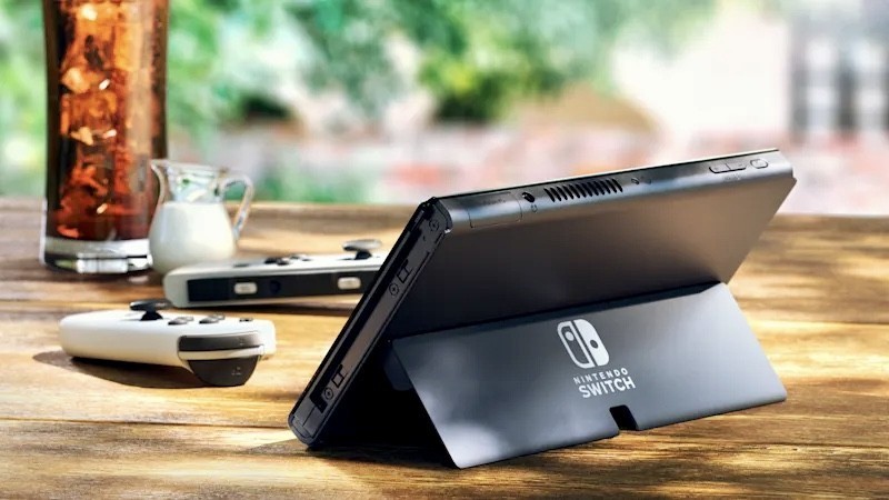 nintendo-switch-oled-big-2