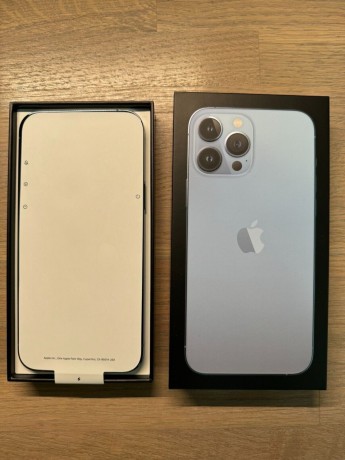 apple-iphone-13-pro-max-256-go-bleu-alpin-big-1